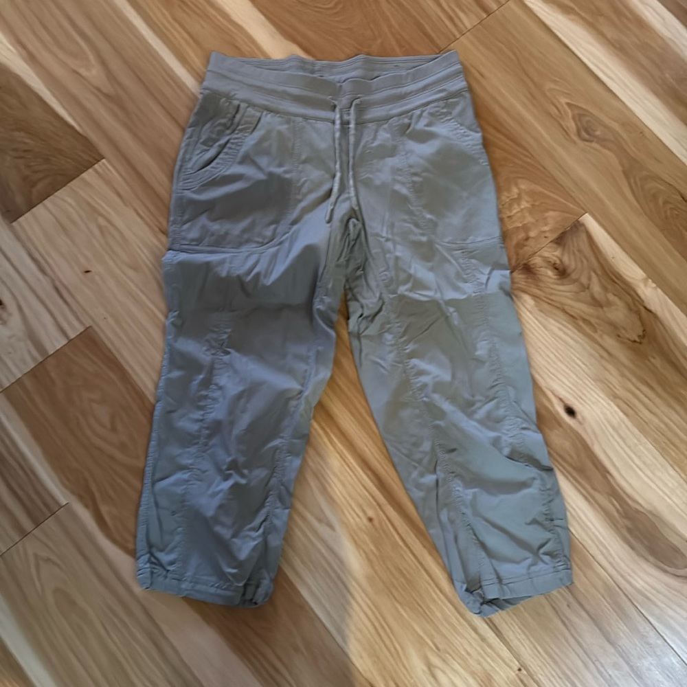 Woman’s north face capris